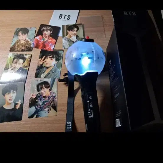 [BUNJANG] BTS (Bangtan Sonyeondan) Army Bomb, Ring, Keyring, and Slogan Bundle Set / 방탄소년단 응원봉 일괄 아미밤1-응원봉 반지 키링 슬로건