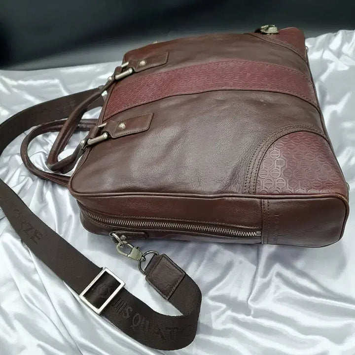 [BUNJANG] Louis Quatorze Leather Briefcase / 루이까또즈 가죽 노트북수납 서류가방 책가방 중고 가방 은피아노