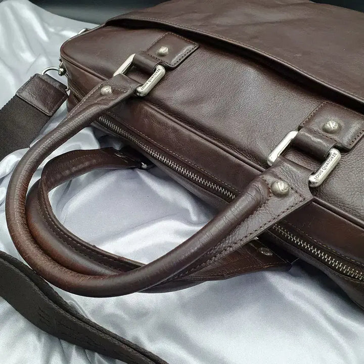 [BUNJANG] Louis Quatorze Leather Briefcase / 루이까또즈 가죽 노트북수납 서류가방 책가방 중고 가방 은피아노