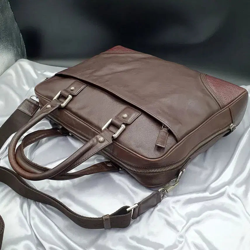 [BUNJANG] Louis Quatorze Leather Briefcase / 루이까또즈 가죽 노트북수납 서류가방 책가방 중고 가방 은피아노