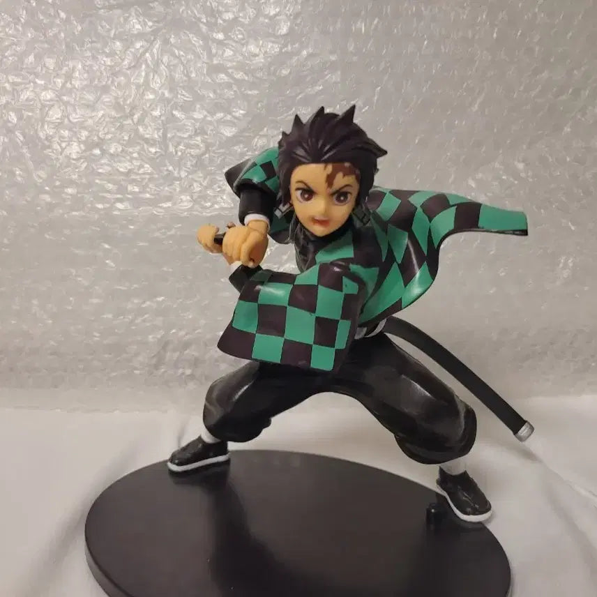 [BUNJANG] Demon Slayer Kamado Tanjiro Figure / 귀멸의 칼날 카마도 탄지로 피규어