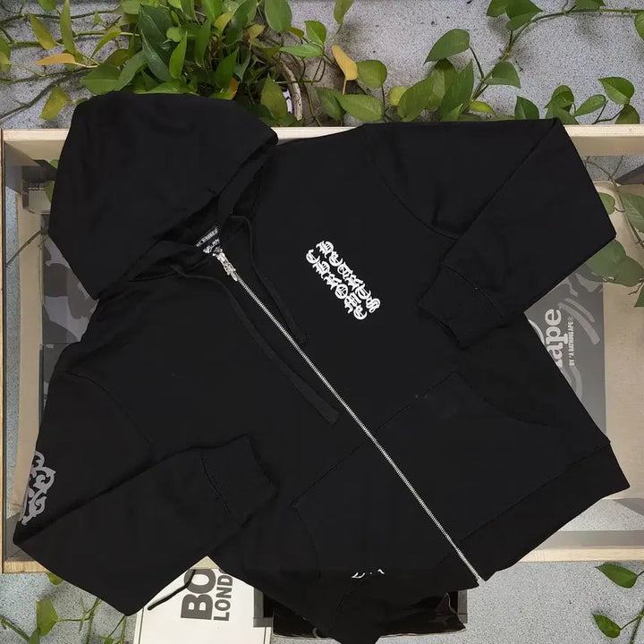 [BUNJANG] Chrome Hearts Logo Zip-up Hoodie / 크롬하츠 후드 집업 블랙색상 로고 후드