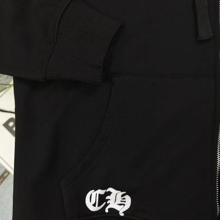 [BUNJANG] Chrome Hearts Logo Zip-up Hoodie / 크롬하츠 후드 집업 블랙색상 로고 후드