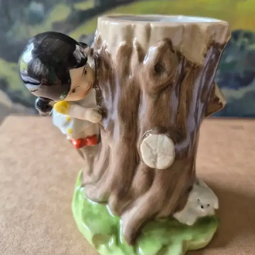 [BUNJANG] Yo Eop Development Figurine: Girl and Dog / 요업개발 피겨린   숨바꼭질하는 소녀와 강아지