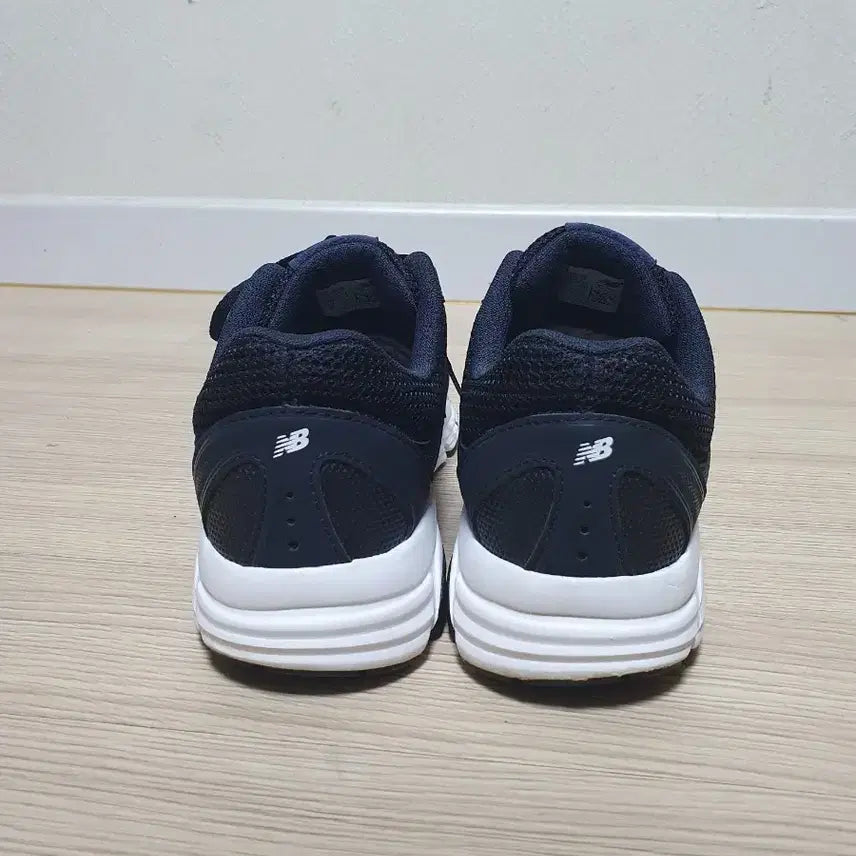 [SOLD OUT] 뉴발란스 460v2 운동화 280