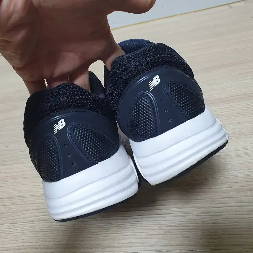 [SOLD OUT] 뉴발란스 460v2 운동화 280