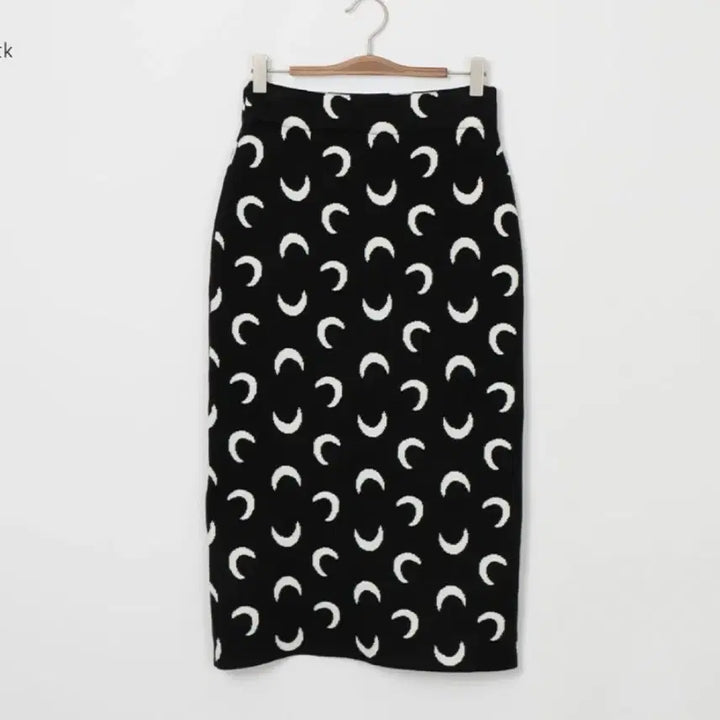 [BUNJANG] Unbranded Moon Pattern Knit Skirt / 무배/ 달모양 니트 스커트 블랙