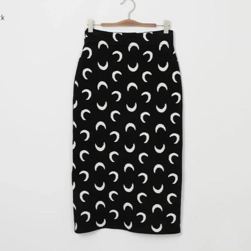 [BUNJANG] Unbranded Moon Pattern Knit Skirt / 무배/ 달모양 니트 스커트 블랙