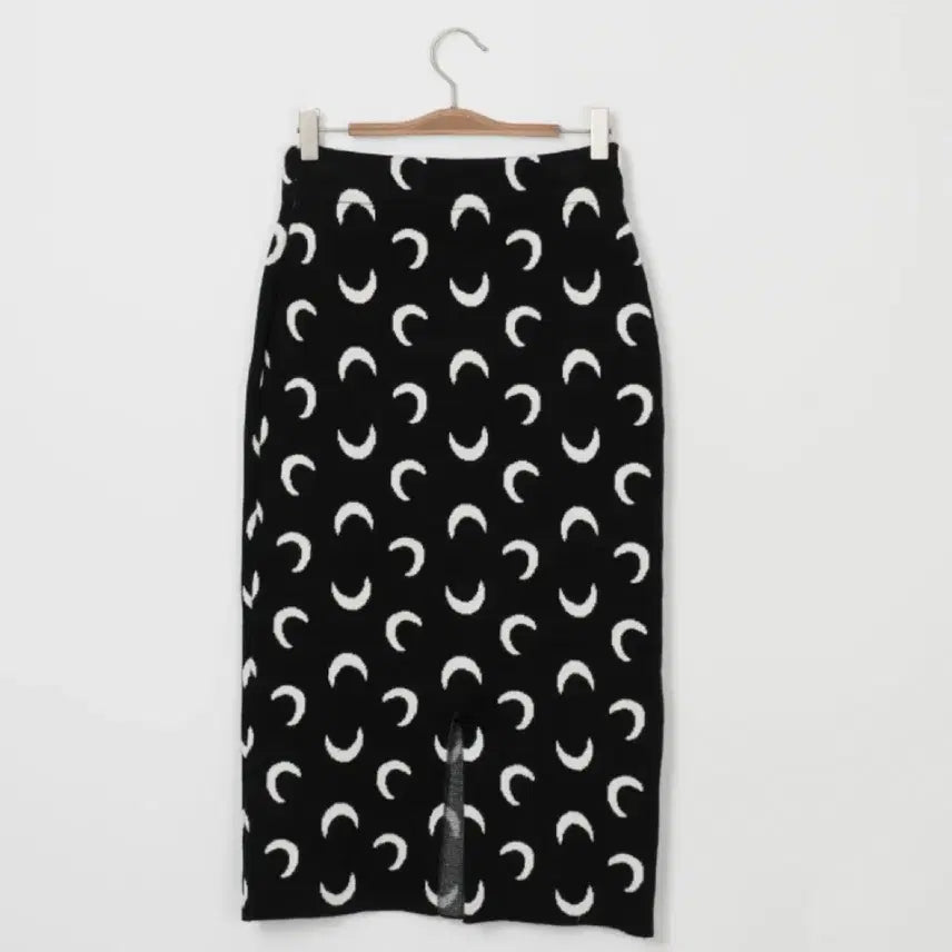 [BUNJANG] Unbranded Moon Pattern Knit Skirt / 무배/ 달모양 니트 스커트 블랙