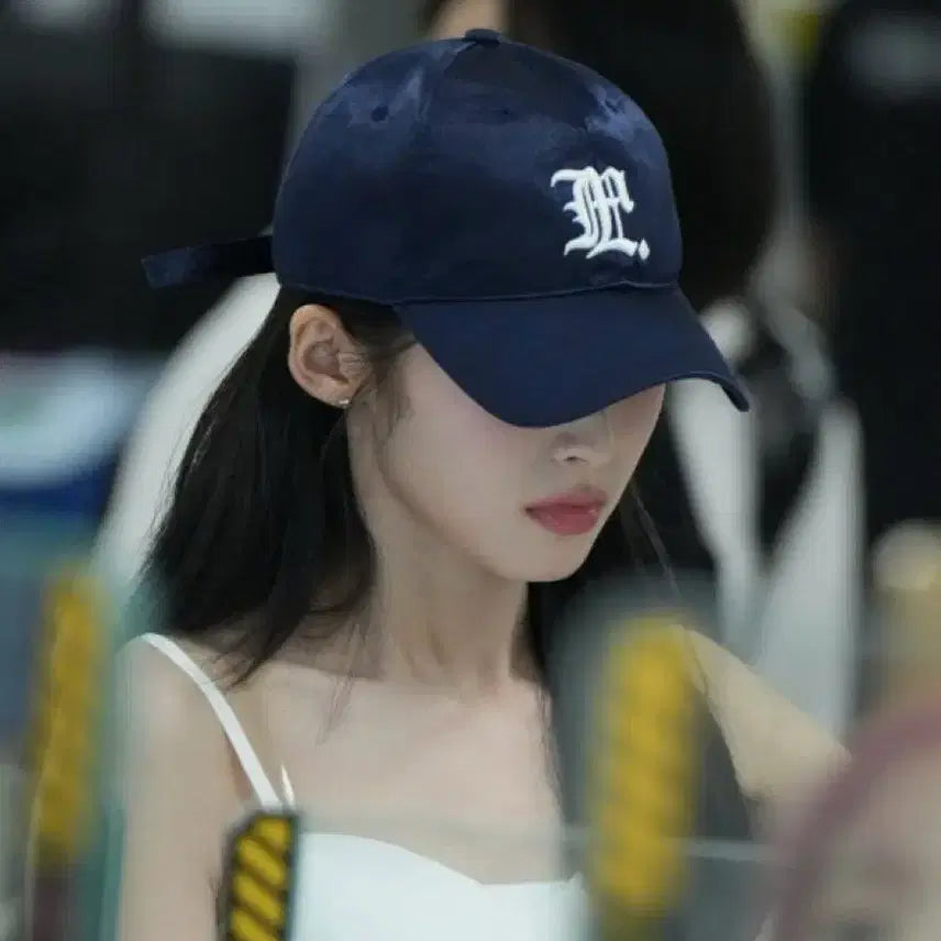 [BUNJANG] LMC Arin Gothic 6-Panel Ball Cap Navy / 새상품 LMC 오마이걸 아린 공항 gothic 6panel 볼캡 네이비