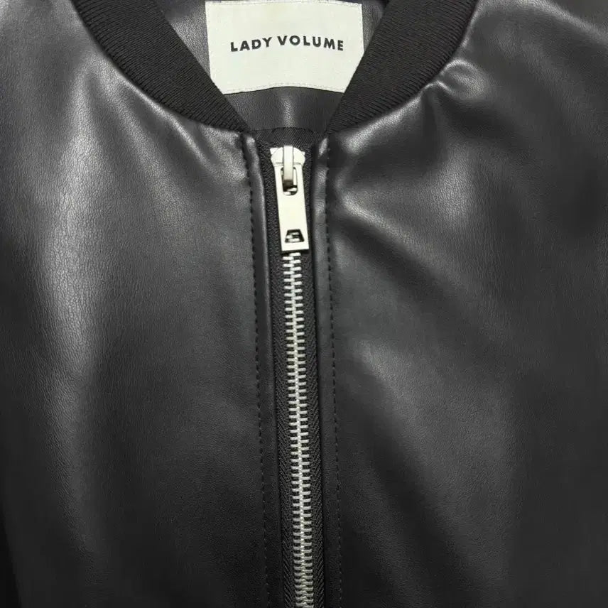 [SOLD OUT] 레이디볼륨 레더 후드점퍼