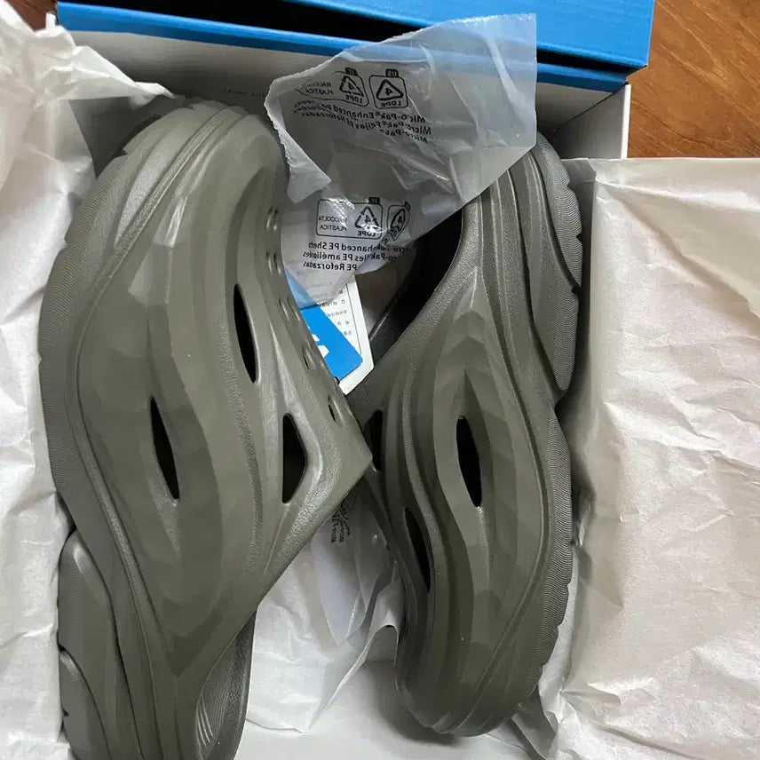 [SOLD OUT] (270mm)호카 오라 리커버리 뮬 슬레이트 슬리퍼 새제품 팝니다
