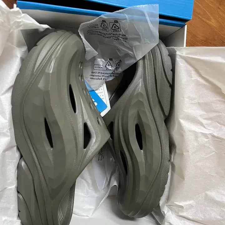 [SOLD OUT] (270mm)호카 오라 리커버리 뮬 슬레이트 슬리퍼 새제품 팝니다