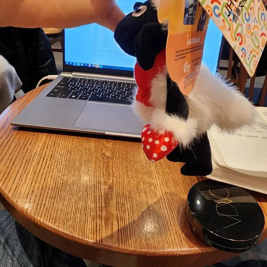 [BUNJANG] Shaun the Sheep Doll Keychain / (정품 새상품) 숀더쉽 인형 키링 빨간목도리 벙어리장갑
