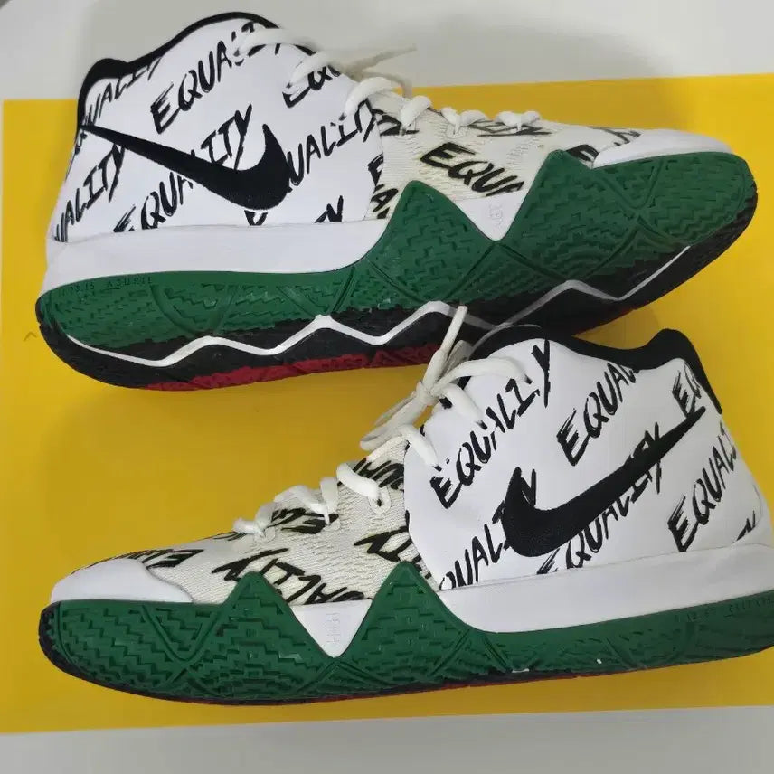 [BUNJANG] Nike Kyrie 4 Equality Basketball Shoes / [250] 나이키 카이리4 이퀄리티 Kyrie4 equality