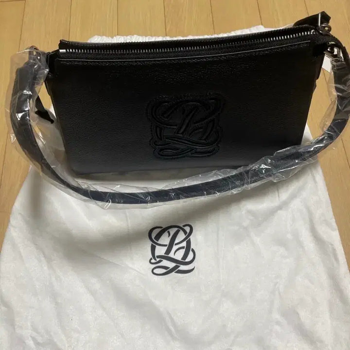 [BUNJANG] Louis Quatorze Black Leather Shoulder Bag / <새상품> 루이까또즈 블랙가죽숄더백
