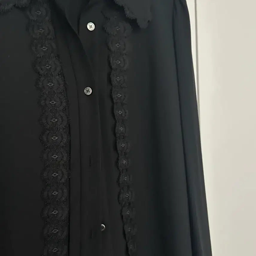 [SOLD OUT] 럭키슈에뜨 레이스 블라우스 블랙