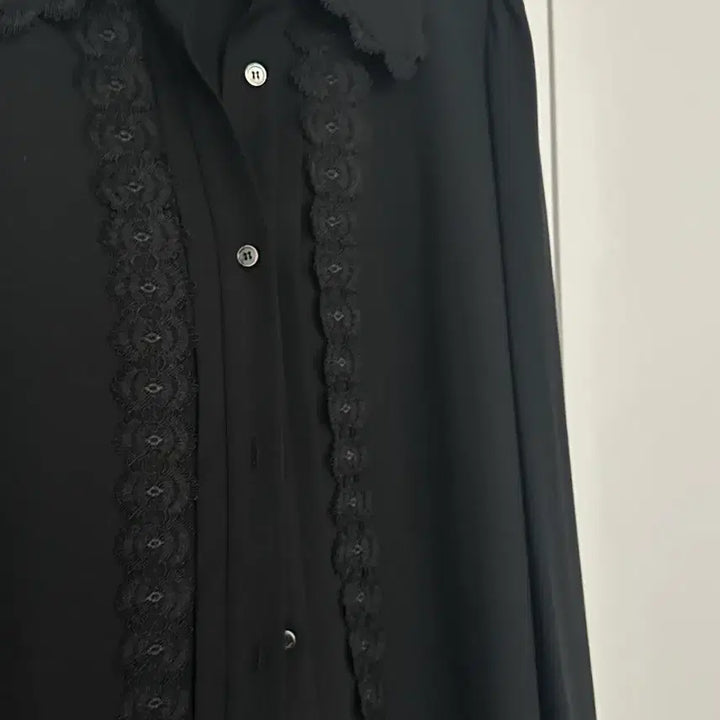 [SOLD OUT] 럭키슈에뜨 레이스 블라우스 블랙