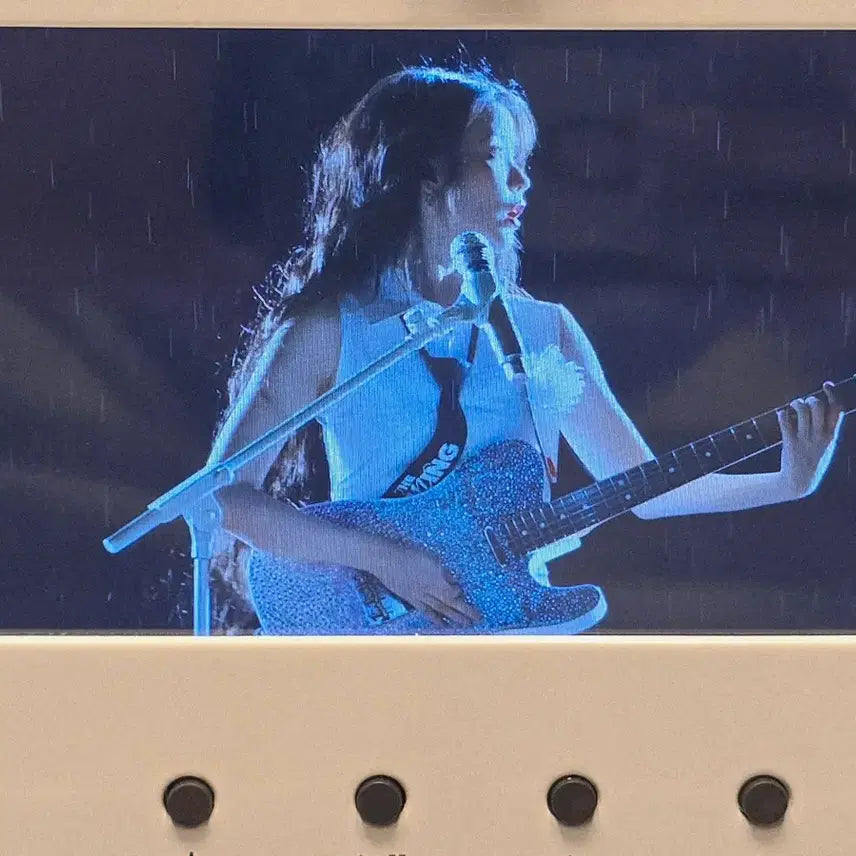 [BUNJANG] IU By Summer Miniature Guitar Set / [판매]아이유 바이썸머 기타 세트