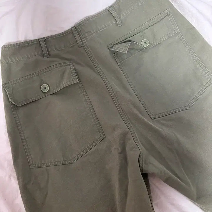 [SOLD OUT] 슬릭앤이지 베이커팬츠(올리브색상)