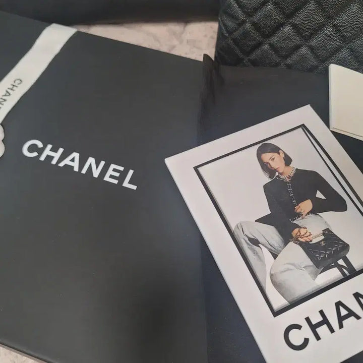 [SOLD OUT] 샤넬 클러치 라지 캐비어 은장 내장칩 상태 S+