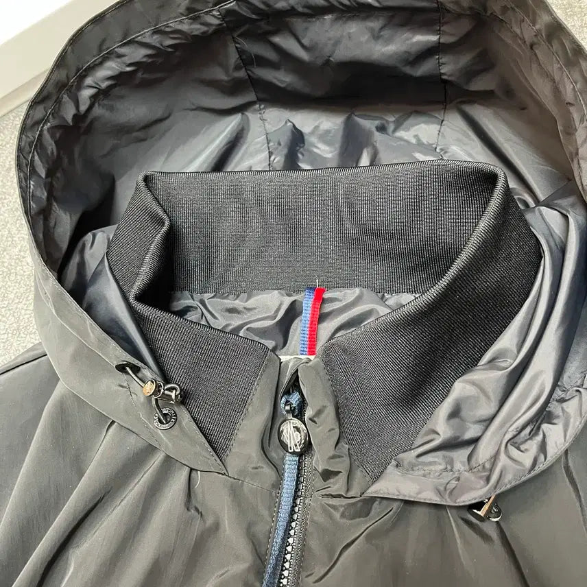 [BUNJANG] Moncler Nylon Windbreaker Jacket Unisex / 몽클레어 후드 집업 바람막이 엠자로고 와팬로고 나일론 남녀공용