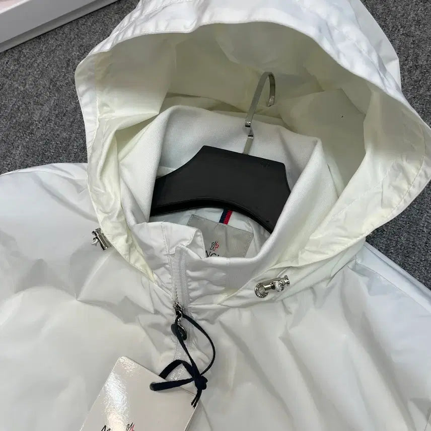 [BUNJANG] Moncler Nylon Windbreaker Jacket Unisex / 몽클레어 후드 집업 바람막이 엠자로고 와팬로고 나일론 남녀공용