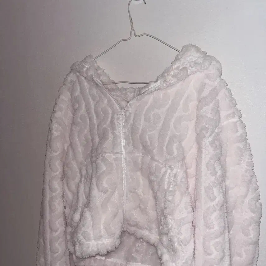 [BUNJANG] Mink Fleece Hooded Zip-Up Ivory / 밍크 후리스 후드집업