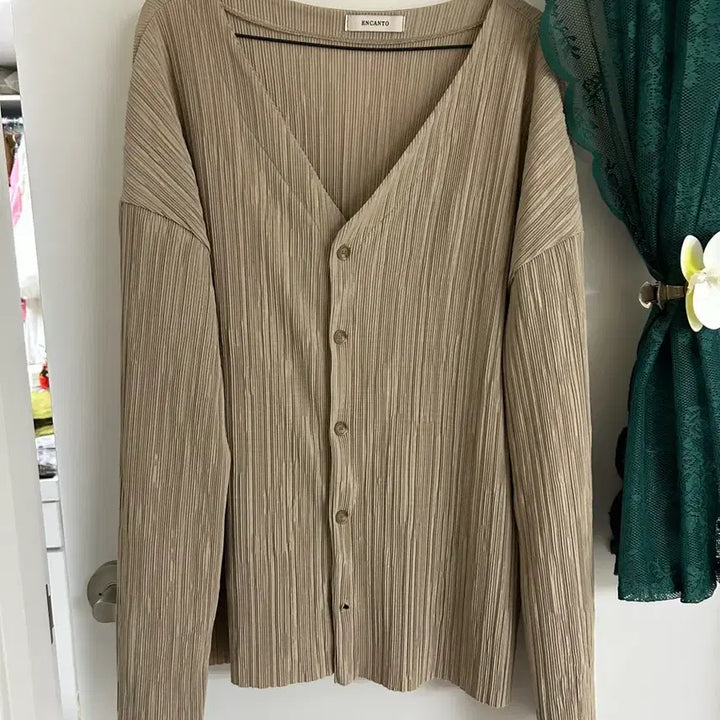 [BUNJANG] ENCANTO Pleated Cardigan Beige (77-88) / ENCANTO 플리츠 가디건 베이지 77-88