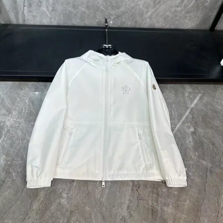 [BUNJANG] Moncler Hooded Windbreaker Jacket Nylon / 몽클레어 후드집업 바람막이 남성 경량 후드티 나일론
