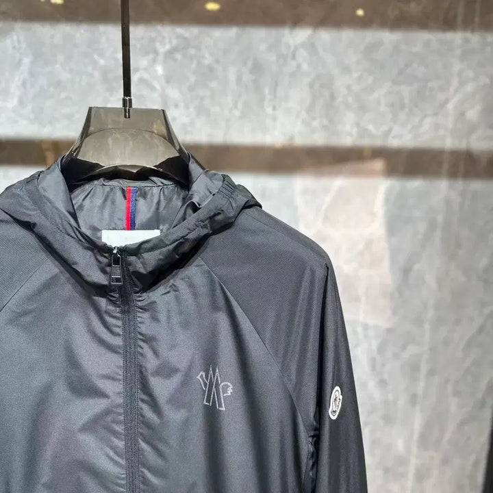 [BUNJANG] Moncler Hooded Windbreaker Jacket Nylon / 몽클레어 후드집업 바람막이 남성 경량 후드티 나일론