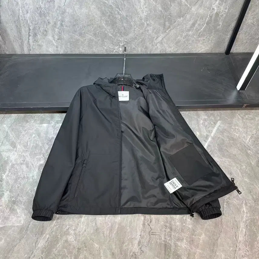[BUNJANG] Moncler Hooded Windbreaker Jacket Nylon / 몽클레어 후드집업 바람막이 남성 경량 후드티 나일론
