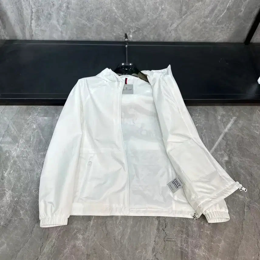 [BUNJANG] Moncler Hooded Windbreaker Jacket Nylon / 몽클레어 후드집업 바람막이 남성 경량 후드티 나일론