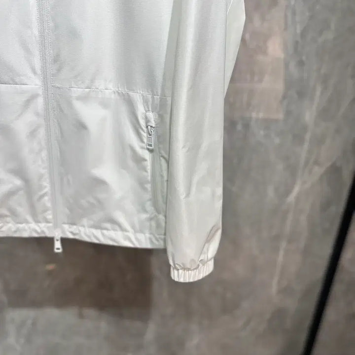 [BUNJANG] Moncler Hooded Windbreaker Jacket Nylon / 몽클레어 후드집업 바람막이 남성 경량 후드티 나일론