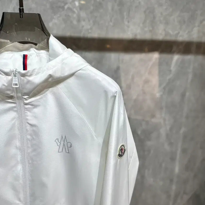 [BUNJANG] Moncler Hooded Windbreaker Jacket Nylon / 몽클레어 후드집업 바람막이 남성 경량 후드티 나일론