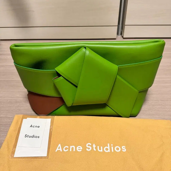 [BUNJANG] Acne Studios Musubi Clutch / Acne studio 아크네스튜디오 Musubi 무수비 클러치