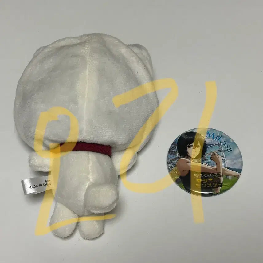 [BUNJANG] Attack on Titan Mikasa Ackermann Plush Doll Can Badge Set / >급전<진격의거인 미카사 아니마루코 밐뭉이 캔뱃지 양도합니다