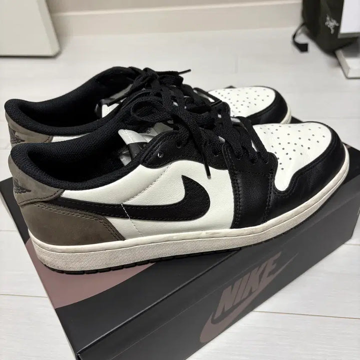 [BUNJANG] Nike Air Jordan 1 Low OG Mocha Sneakers / 나이키 에어 조던1 로우 OG 모카 270 풀박스