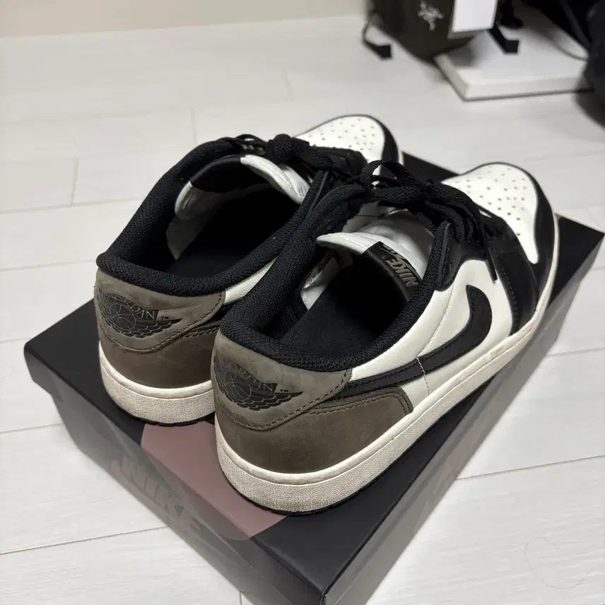 [BUNJANG] Nike Air Jordan 1 Low OG Mocha Sneakers / 나이키 에어 조던1 로우 OG 모카 270 풀박스