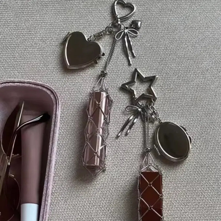 [BUNJANG] Y2K Stainless Steel Lipstick Storage Keychain / y2k재질 스테인리스 립스틱 보관 키링 1ea
