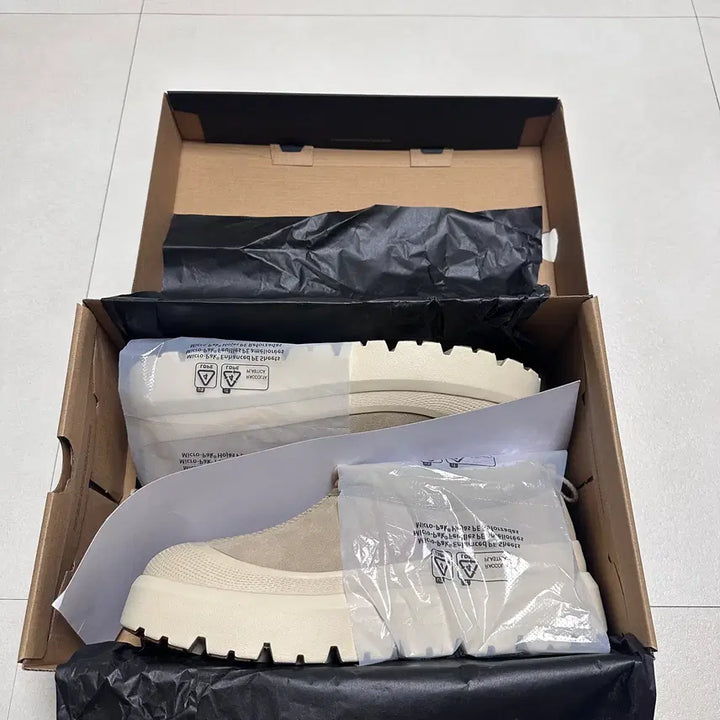 [BUNJANG] UGG Tasman Weather Hybrid Mustard Seed Cream Size 270 / [270] 어그 타스만 웨더 하이브리드 머스타드 시드 크림