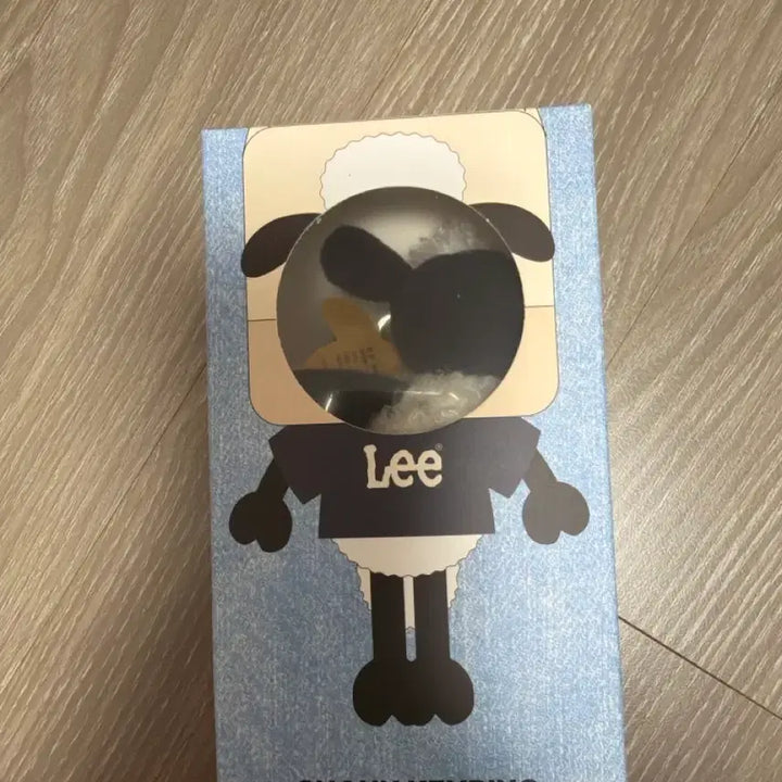 [BUNJANG] TwoSome Lee X Shaun the Sheep Keyring / 투썸 Lee 숀더쉽 키링 미개봉
