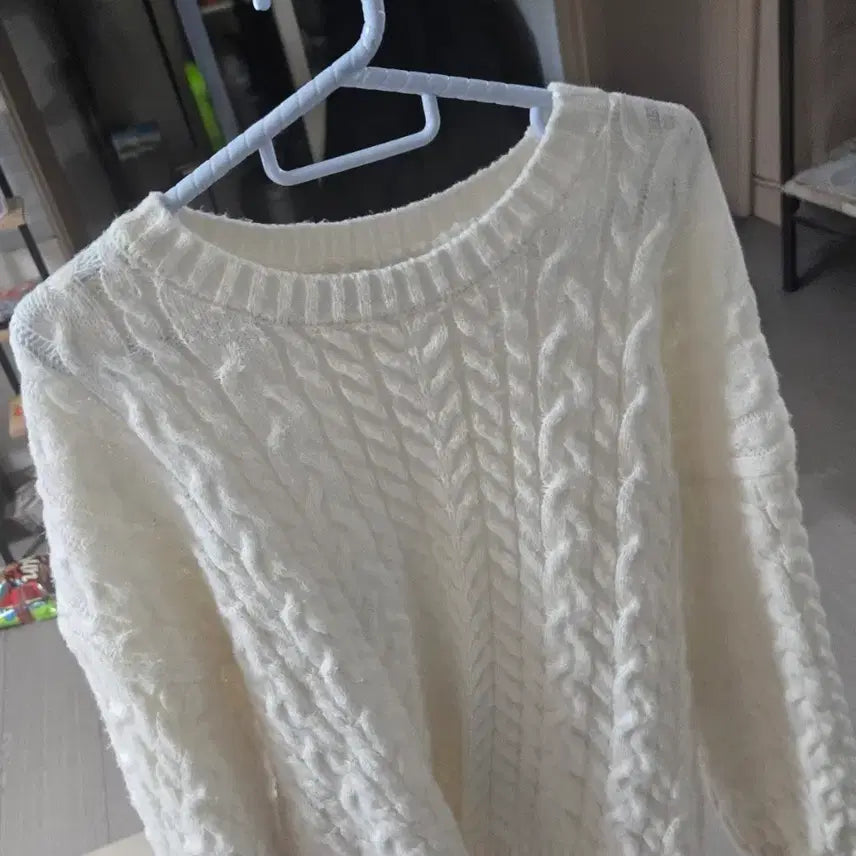 [BUNJANG] Ivory Cable Knit Sweater / 아이보리 꽈배기 니트