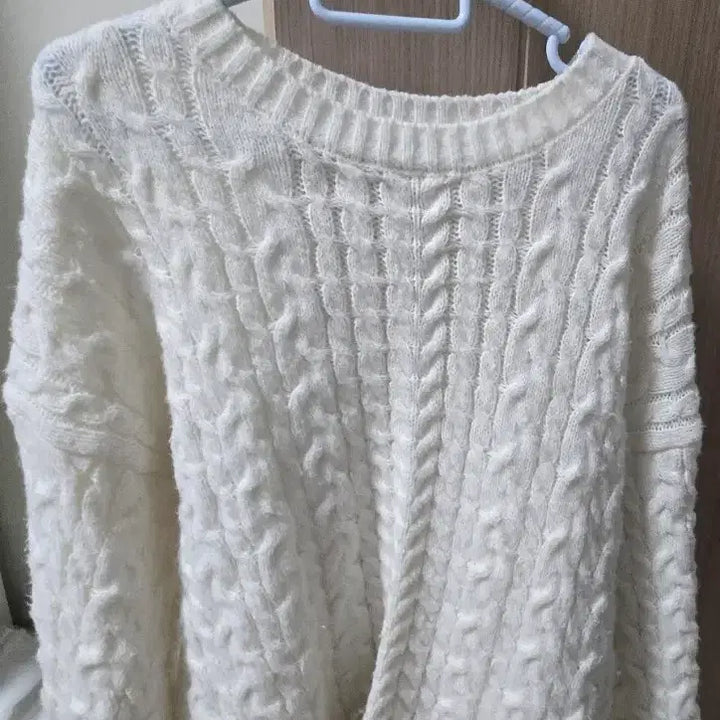 [BUNJANG] Ivory Cable Knit Sweater / 아이보리 꽈배기 니트