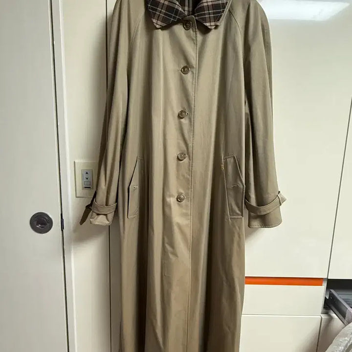 [BUNJANG] Daks Trench Coat (Fits 66-77) / 닥스 트렌치 코트 66-77까지 가능