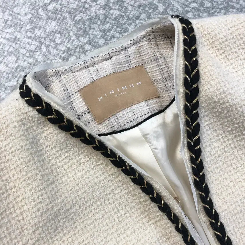 [BUNJANG] Minimal 2021 Tweed Jacket with Jewel Buttons / 미니멈 21년 트위드 자켓 79만원대 보석단추 파이핑 올드머니룩 출근룩