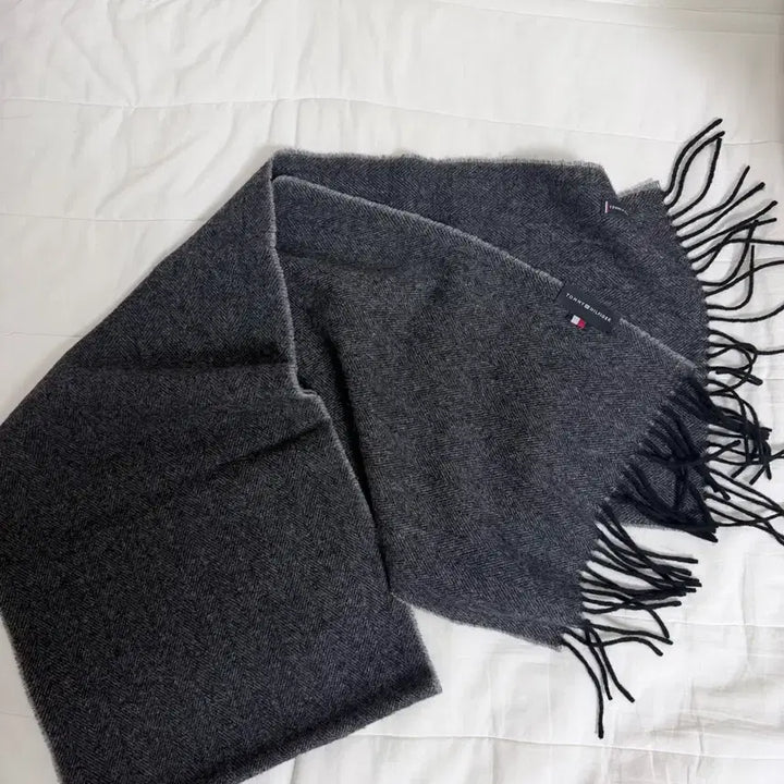 [BUNJANG] Tommy Hilfiger Herringbone Wool Scarf / 타미힐피거 헤링본 울 머플러