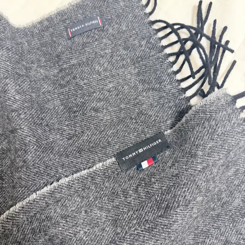 [BUNJANG] Tommy Hilfiger Herringbone Wool Scarf / 타미힐피거 헤링본 울 머플러