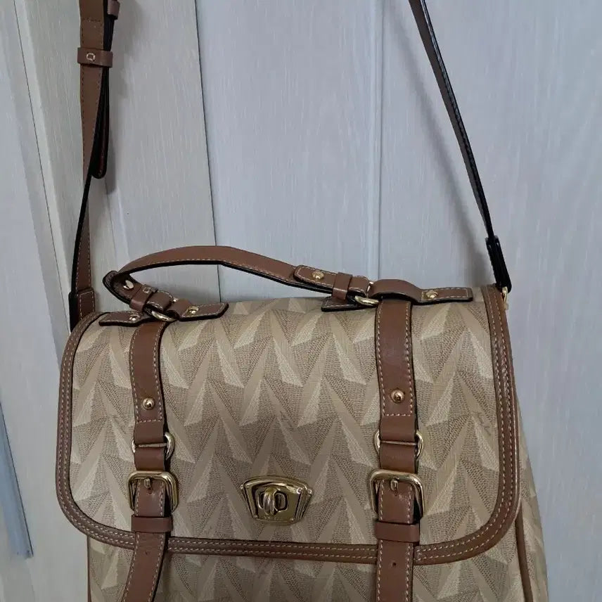 [BUNJANG] Nina Ricci Pattern Crossbody Bag / [가격내림]니나리치 패턴 크로스백 가방