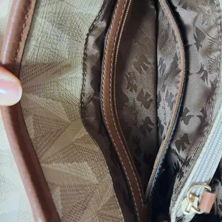 [BUNJANG] Nina Ricci Pattern Crossbody Bag / [가격내림]니나리치 패턴 크로스백 가방